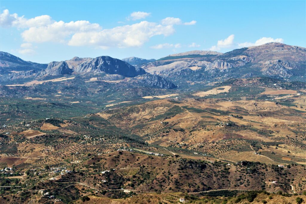 Vue Nord Ouest du village de Comares en andalousie