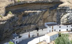 Turismo de Naturaleza en Andalucía : Setenil de las Bodegas
