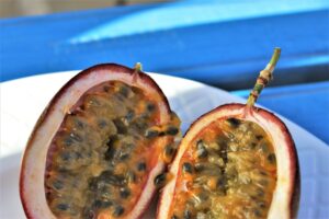 Frutas tropicales en Andalucia : fruta de la pasion