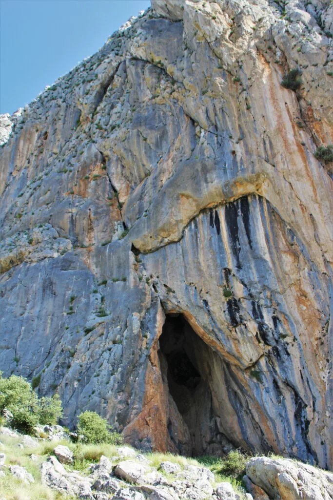 Alcaucin cueva del boquete de Zafarraya