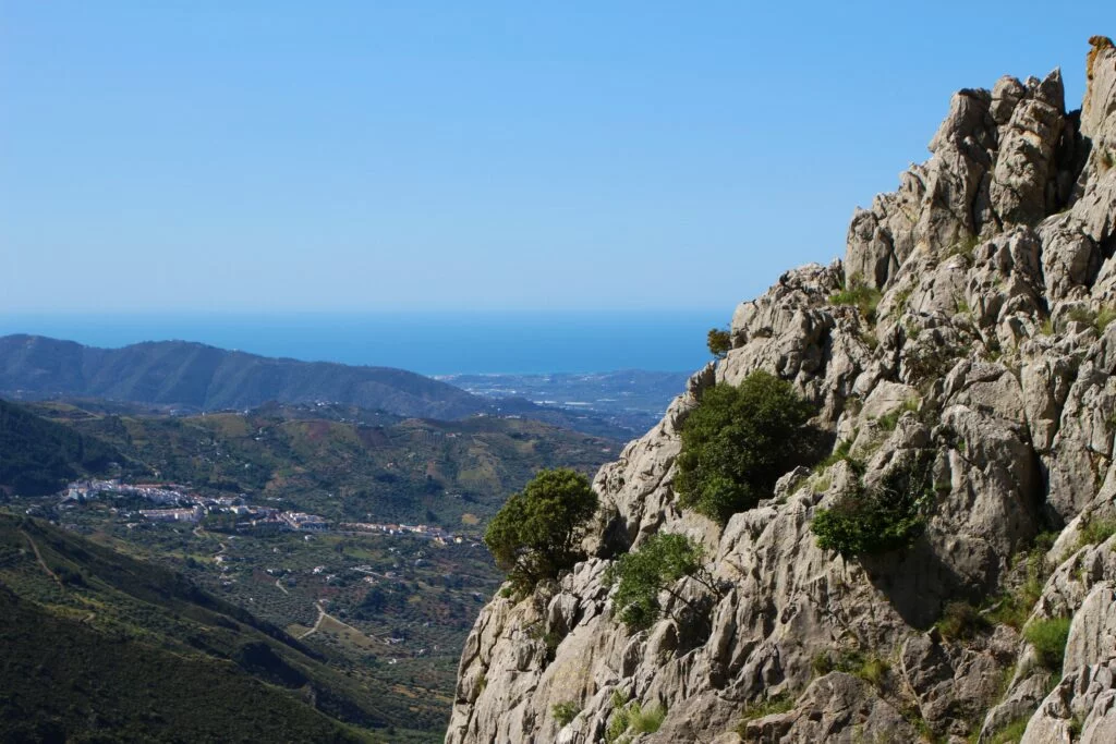 Alcaucin vista desde la cueva del boquete de Zafarraya