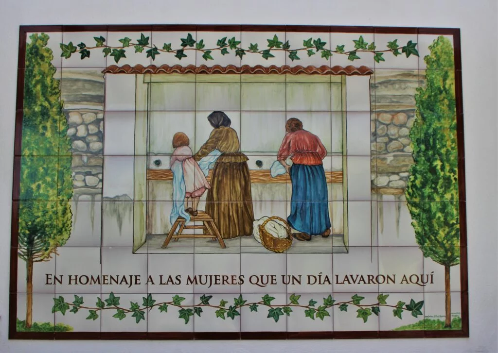 Alfarnatejo ceramica en homenaje a las mujeres