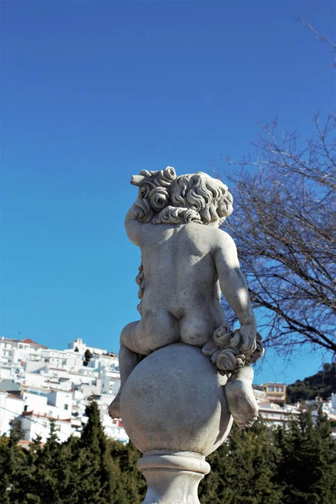 canillas de albaida estatua