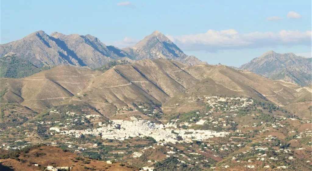 Competa depuis la fortaleza bentomiz à Arenas