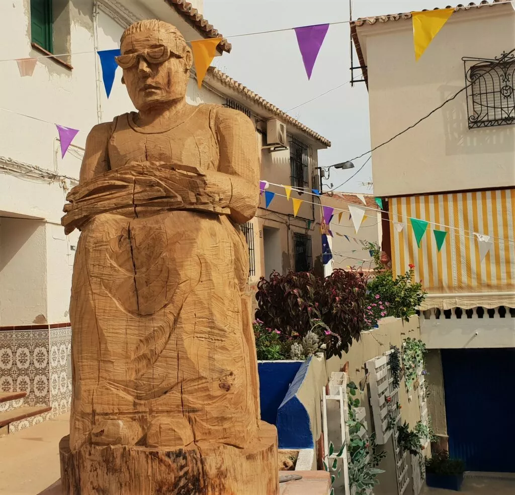 moclinejo estatua homenaje a la mujer rural