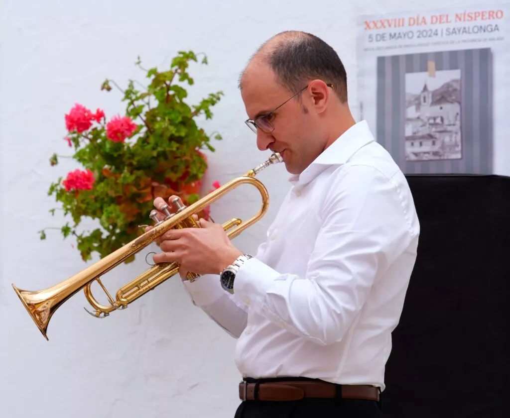 nispero festival in sayalonga