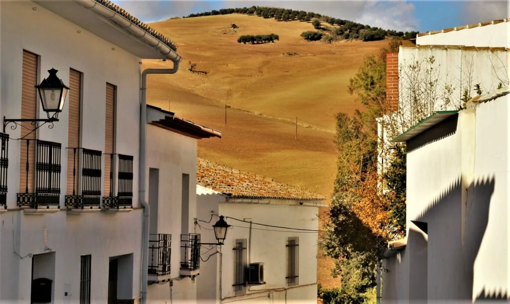 Riogordo vista pueblo campo en Axarquia