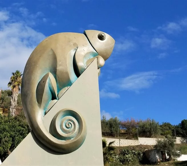 totalan estatua camaleon