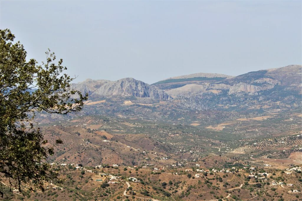 Comares, Vista desde Mazmullar lors d'une randonnée à Malaga