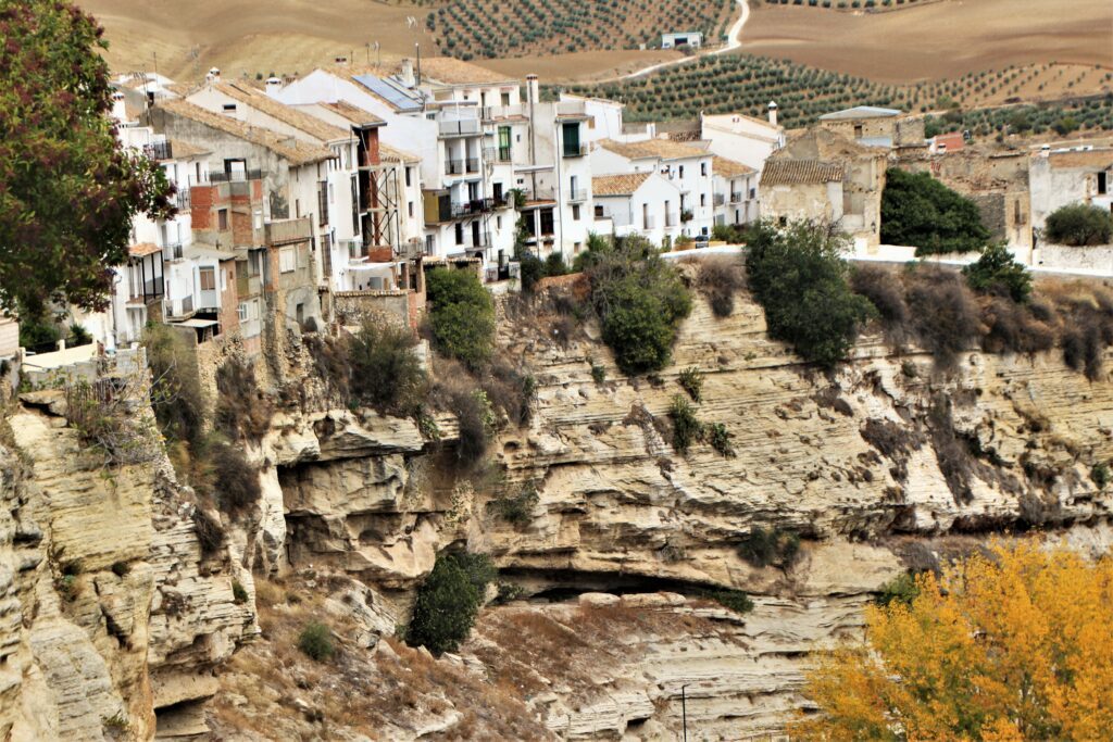 alhama de granada town and canyon