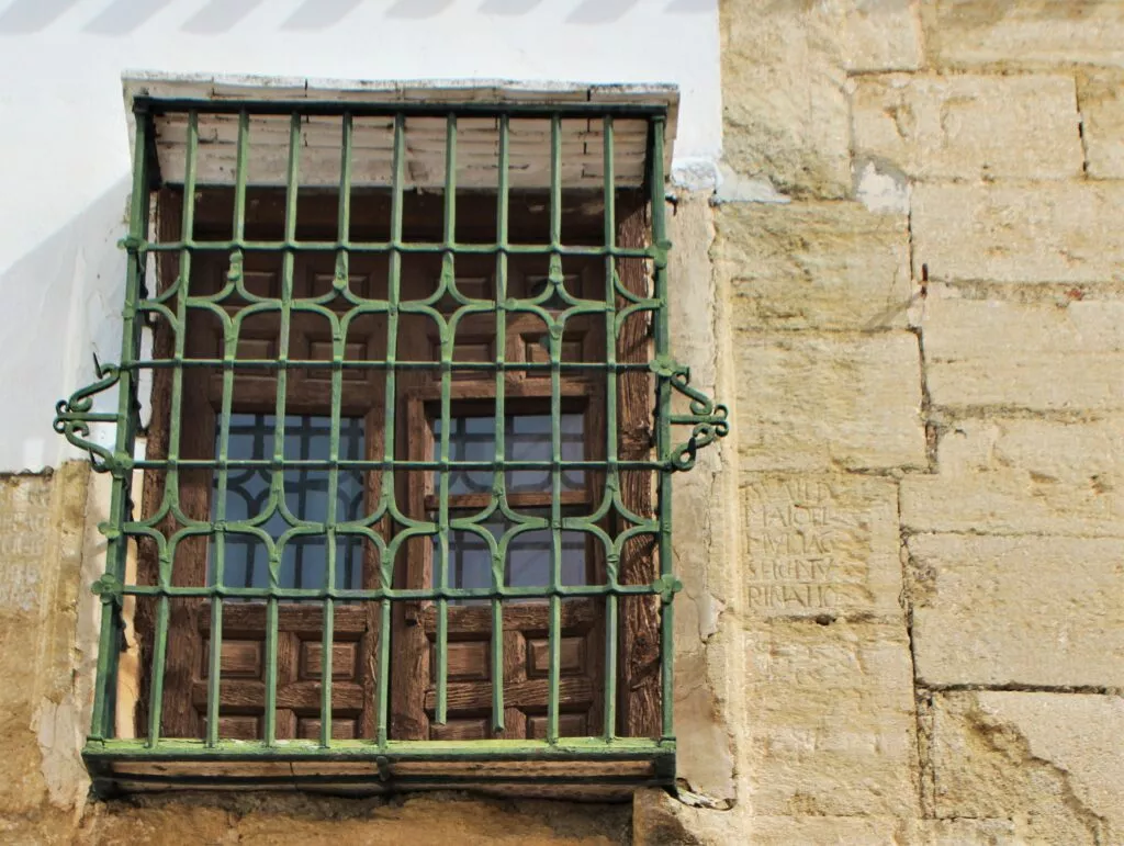 alhama granada une fenetre