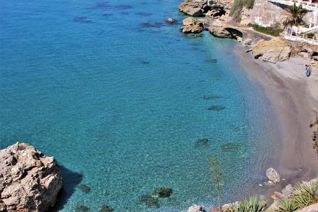 plage de nerja la caletilla