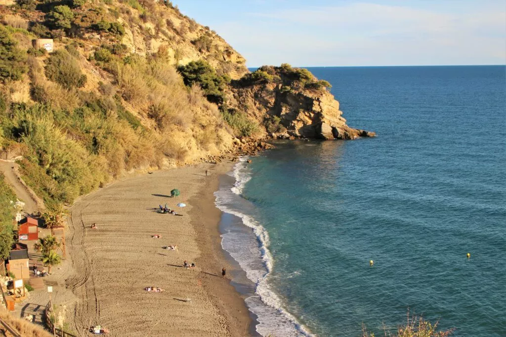 plage de Maro à Nerja