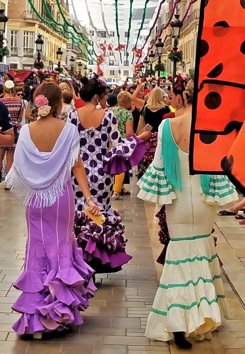 Cómo vestir para ir la Feria de Málaga: Diez trajes de flamenca para diez  días de fiesta
