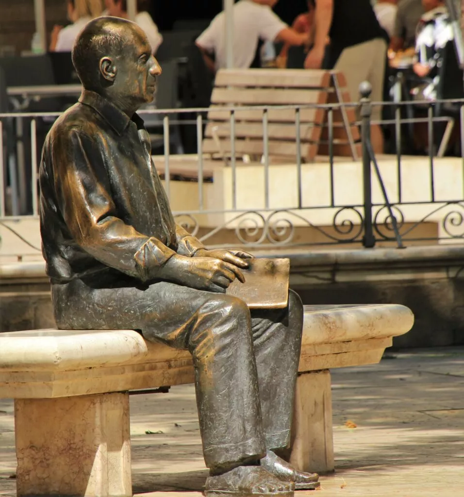 Picasso sculpture in malaga