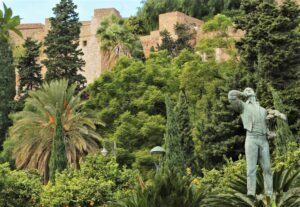 Visiter Malaga best things to do and see in Malaga : biznagero sculpture