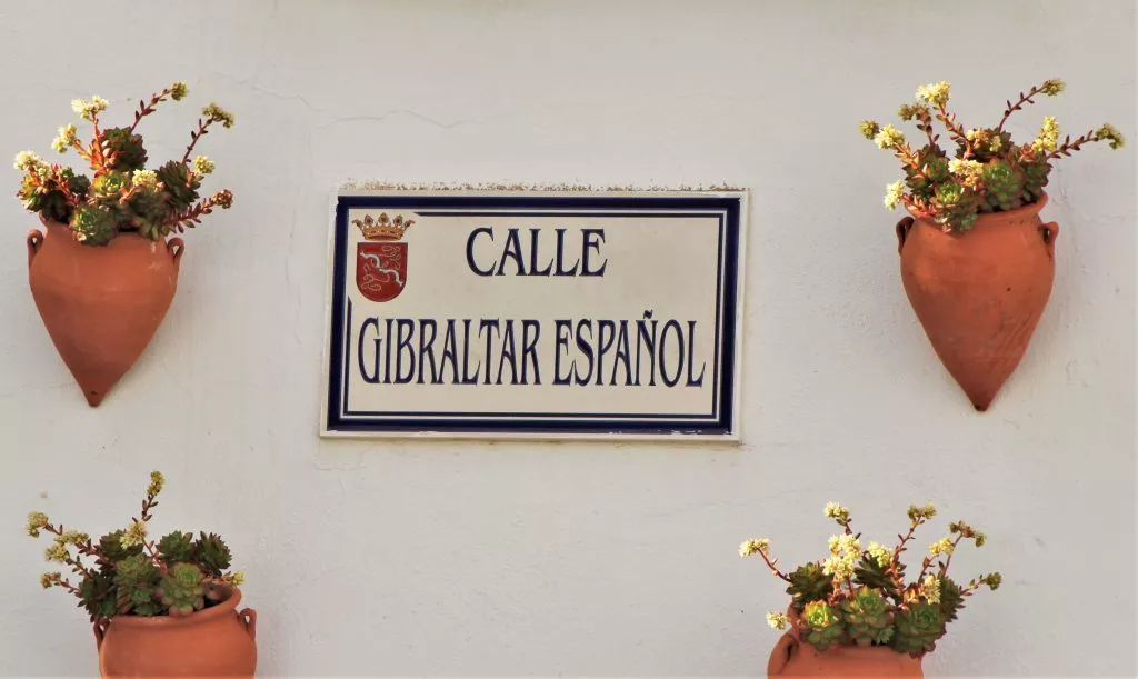 Setenil de las bodegas calle Gibraltar espanol