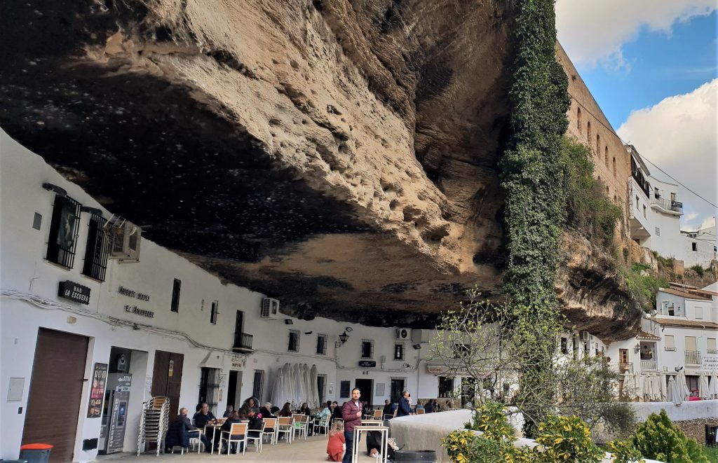 Setenil de las bodegas calle cuevas del sol
