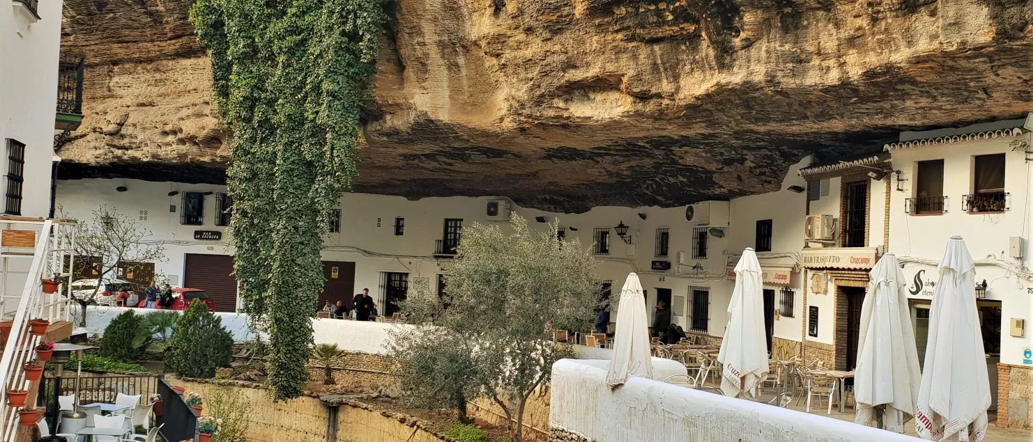 Setenil de las bodegas calle cuevas del sol 2