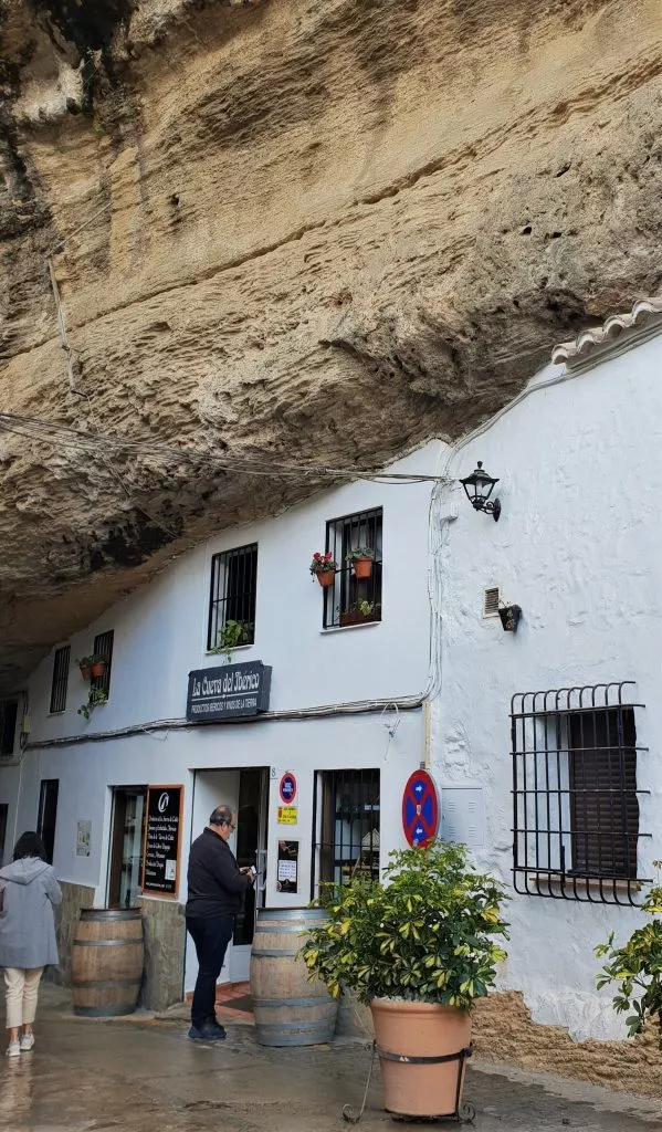 Setenil de las bodegas casa en calle Cuevas de la Sombra