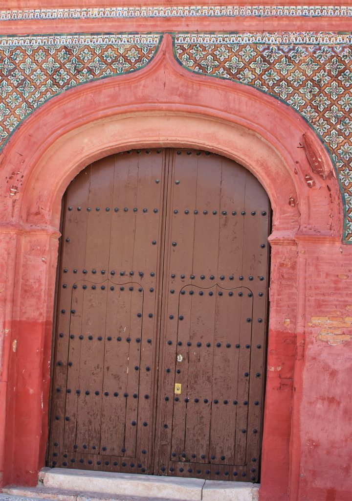 salobrena-iglesia-senora-del-rosario-puerta-estilo-arabe-mudejar