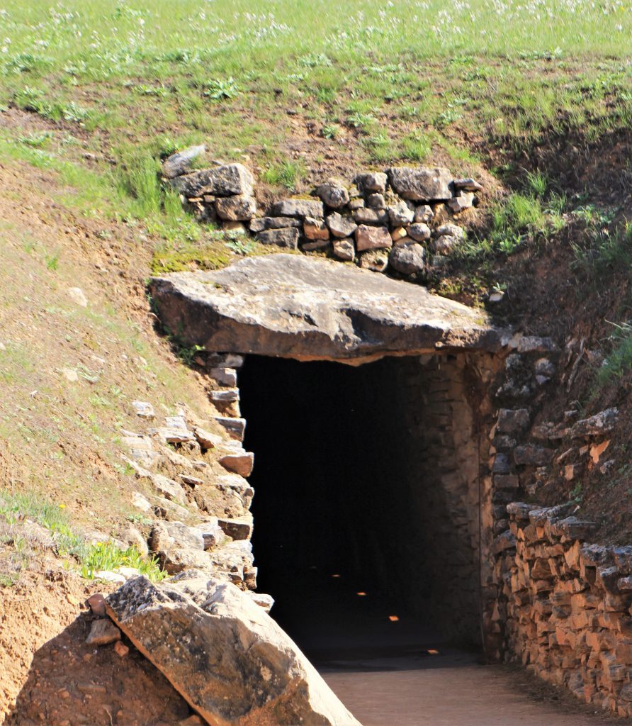 antequera-dolmen-tholos-el-romeral