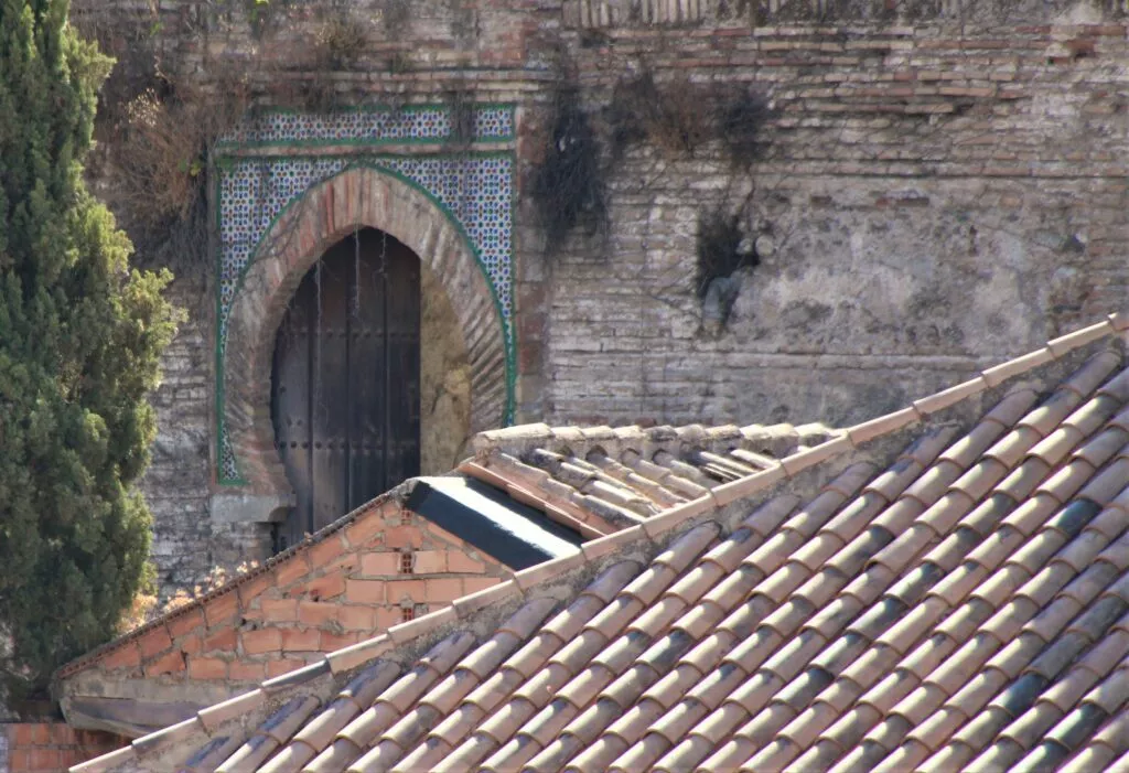 moorish-door-in-albaicin-granada