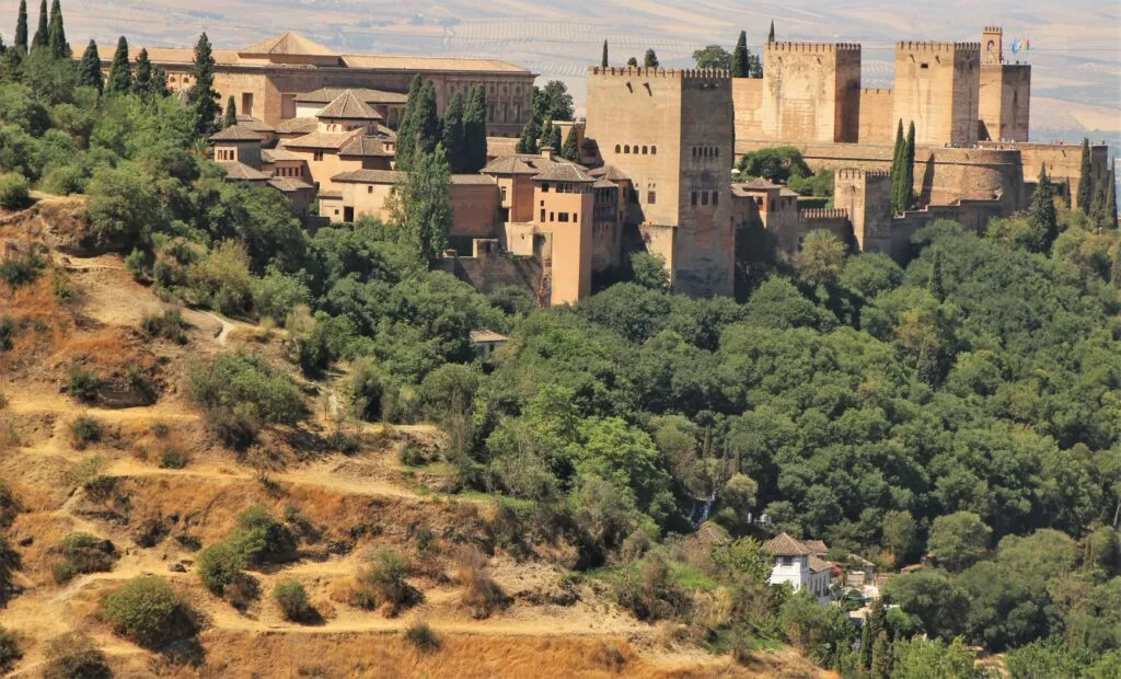 sacromonte-in-granada-view-on-alhambra