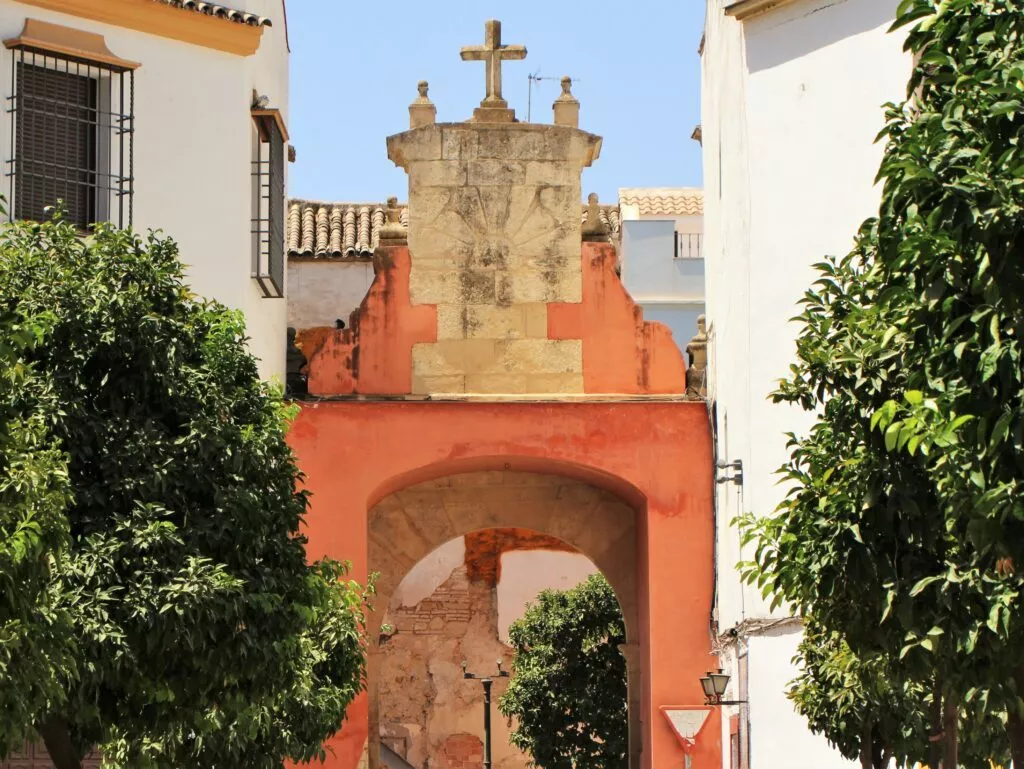 vista-cordoba-calle-tipica-en-el-centro