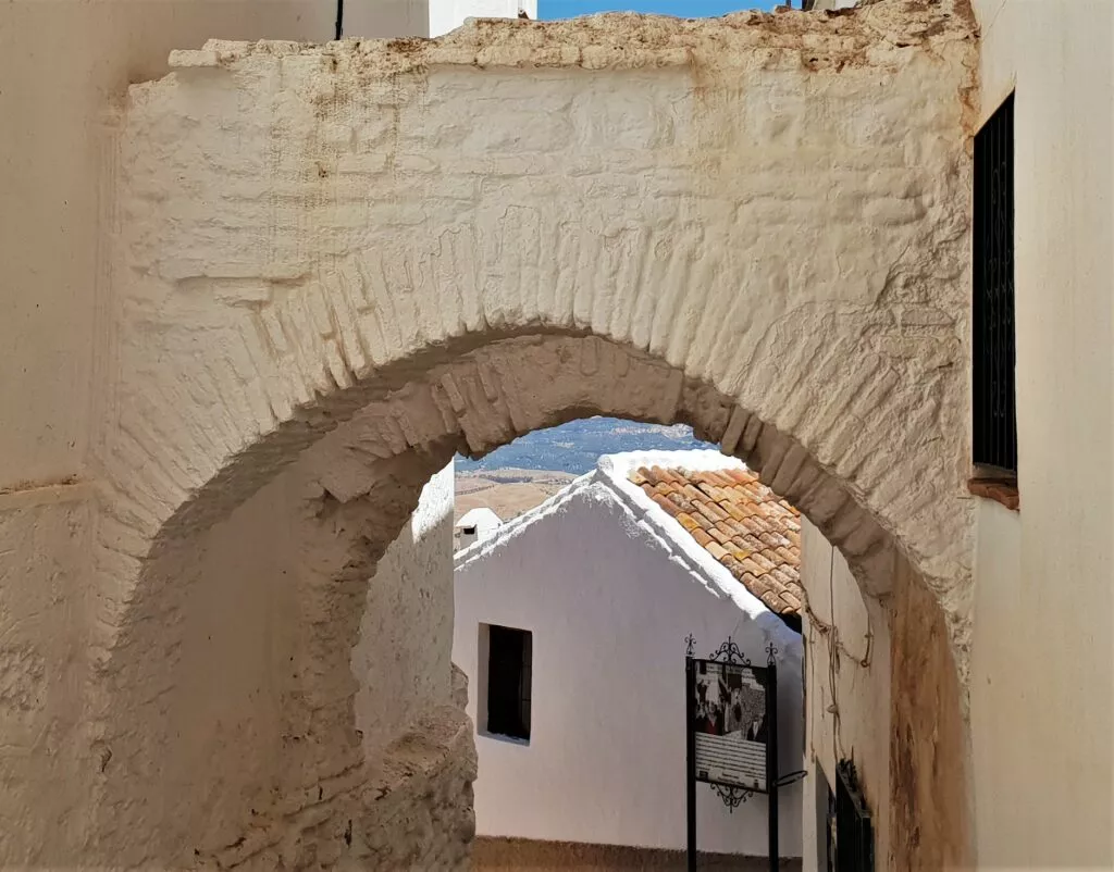 comares-que-ver-arcos-arabes