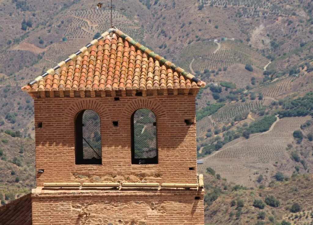 cutar-que-ver-alminar-iglesia