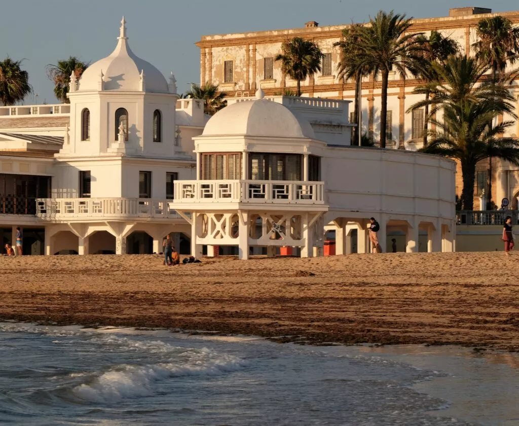 visiter-cadix-plage-de-la-caleta