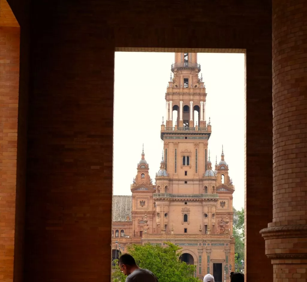 seville-private-tour-visit-spain-square-plaza-de-espana