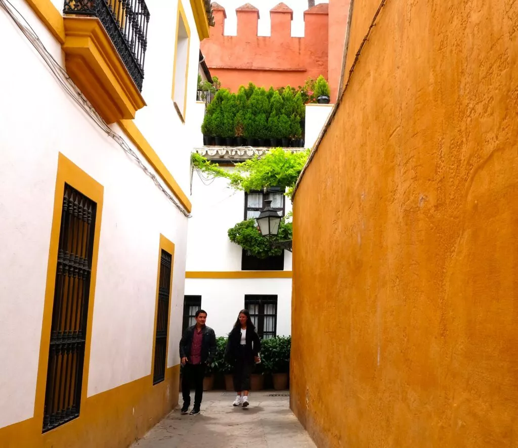 seville-santa-cruz-jewish-quarter-tour-and-visit-1