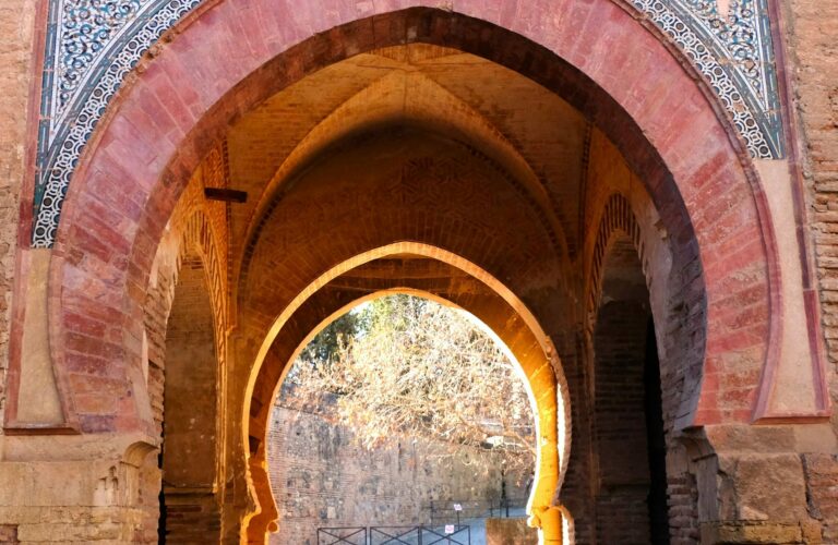 visitas-tours-desde-benalmadena-fuengirola-torremolinos-a-granada-alhambra-caminito-del-rey