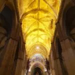 what-to-see-in-seville-in-3-days-the-cathedral-main-nave-golden-ceiling-1