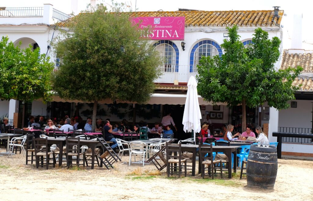 terrazza e facciata del ristorante Cristina a El Rocio