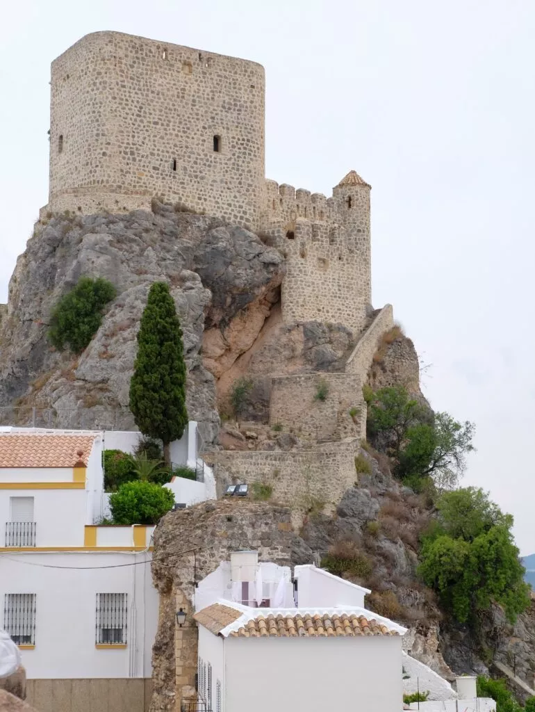 olvera-tour-see-castle