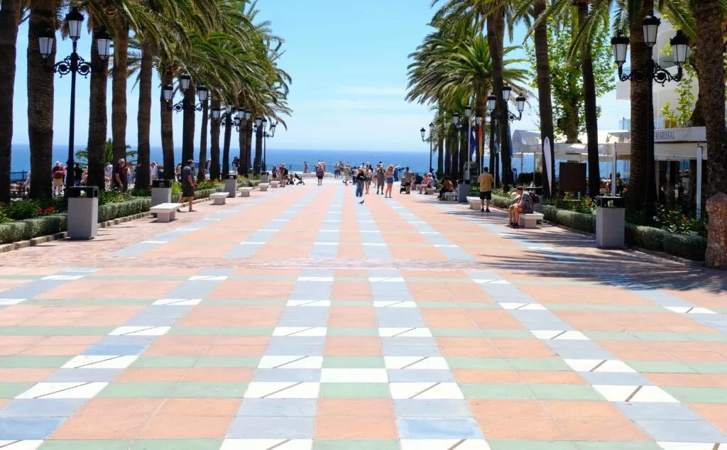 nerja espagne que visiter et voir le balcon de l europe