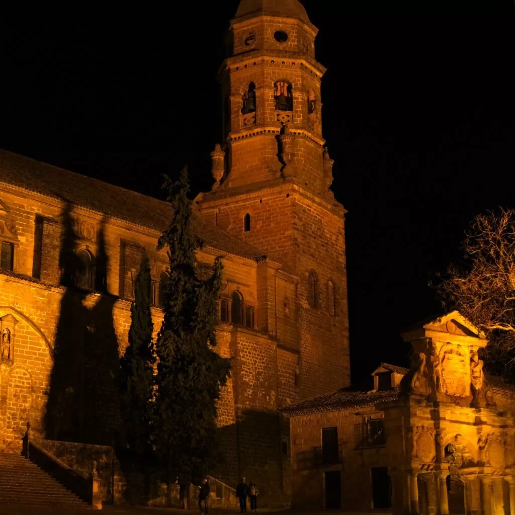 baeza paseo de noche plaza de santa maria