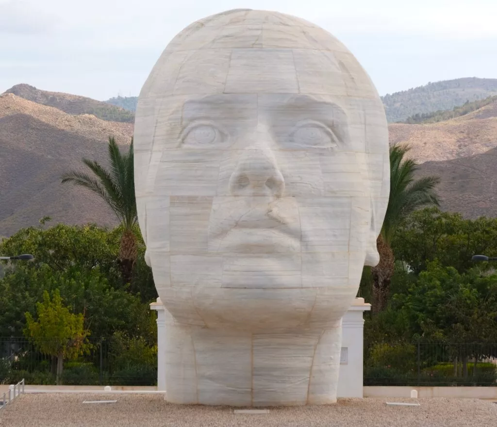 olula del rio sculpture en marbre mujer de almanzora