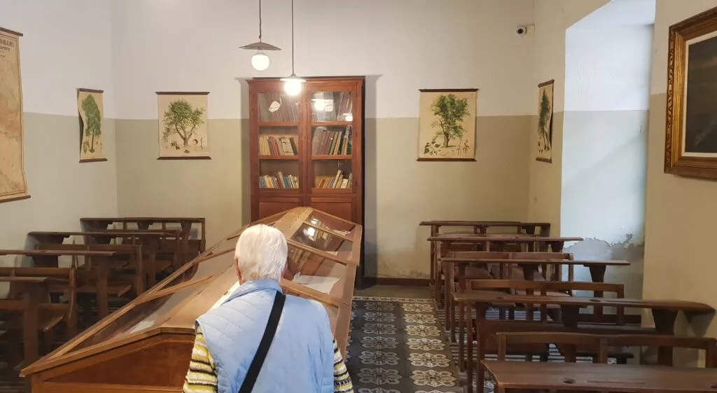 visiter baeza et voir la salle de classe de antonio machado