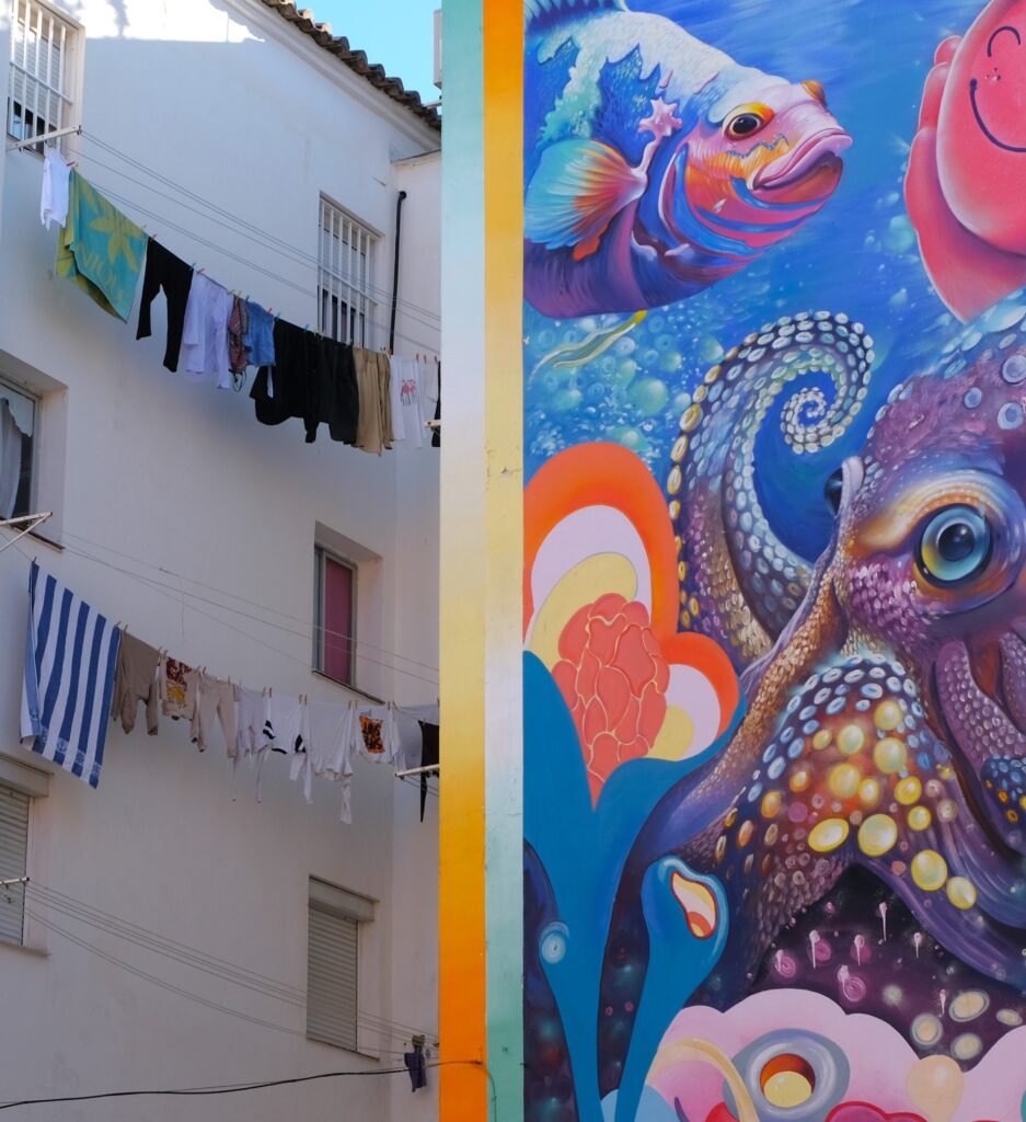 fuengirola barrio boquetillo mural bioluminiscencia artista murfin