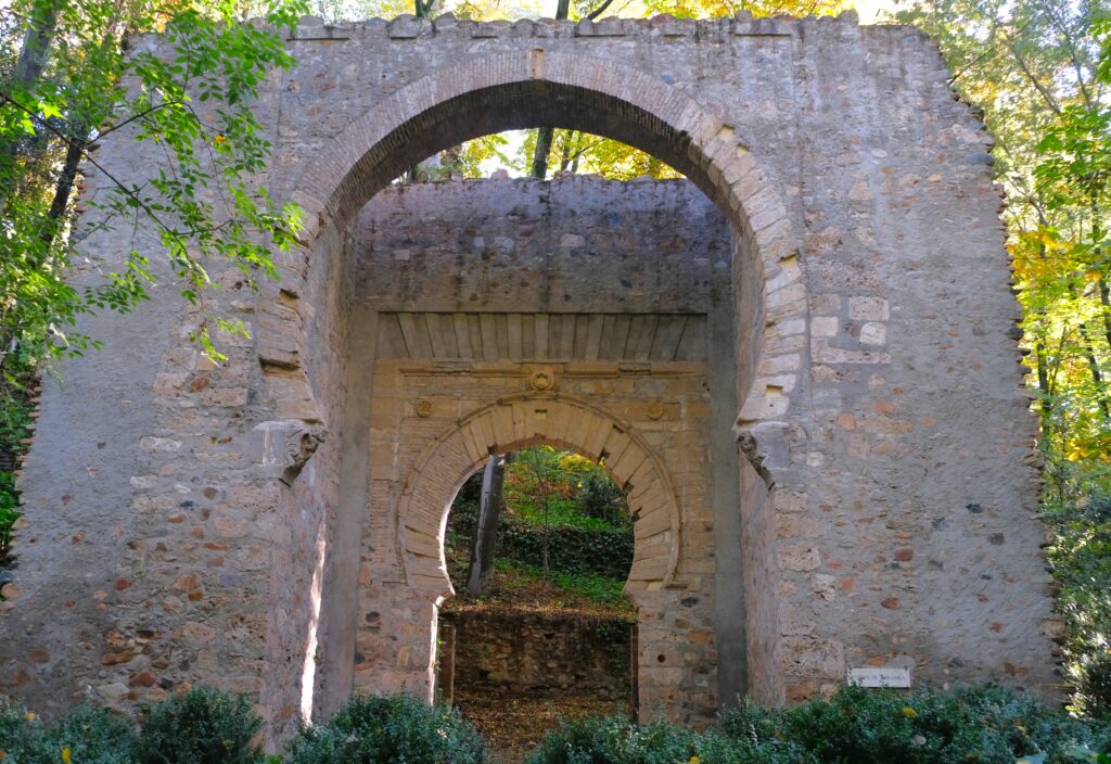 things to see and do in realejo neighbourhood in granada bibbarambla door