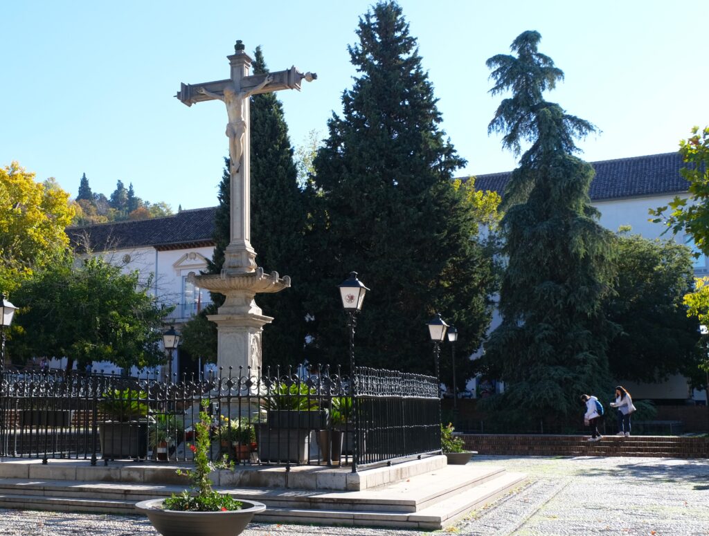 things to see and do in realejo neighbourhood in granada campo del principe square